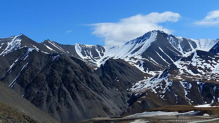 Wilde Sch&ouml;nheit. Die Brooks Range im Norden Alaskas faszinieren durch unber&uuml;hrte Natur. Foto: Manfred Wagner