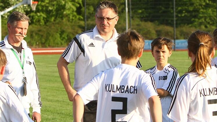 Die Trainer Joachim Riedel und MIchael Schreiber (von links) bei der Stützpunktarbeit in Kulmbach. Foto: Monika Limmer