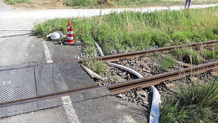 Die Wasserversorgung von der Wiesent aus lief unter der gesperrten Bahnstrecke hindurch.