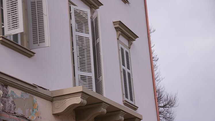 Der Sisi-Balkon bekommt ein neues Geländer nach historischem Vorbild. Foto: Benedikt Borst