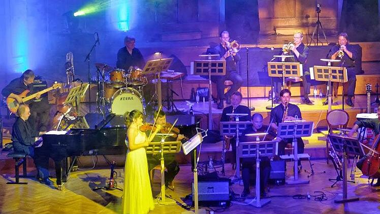 Auch das Kurorchester unter Elena Iossifova rockte kräftig. Foto: Werner Nöth