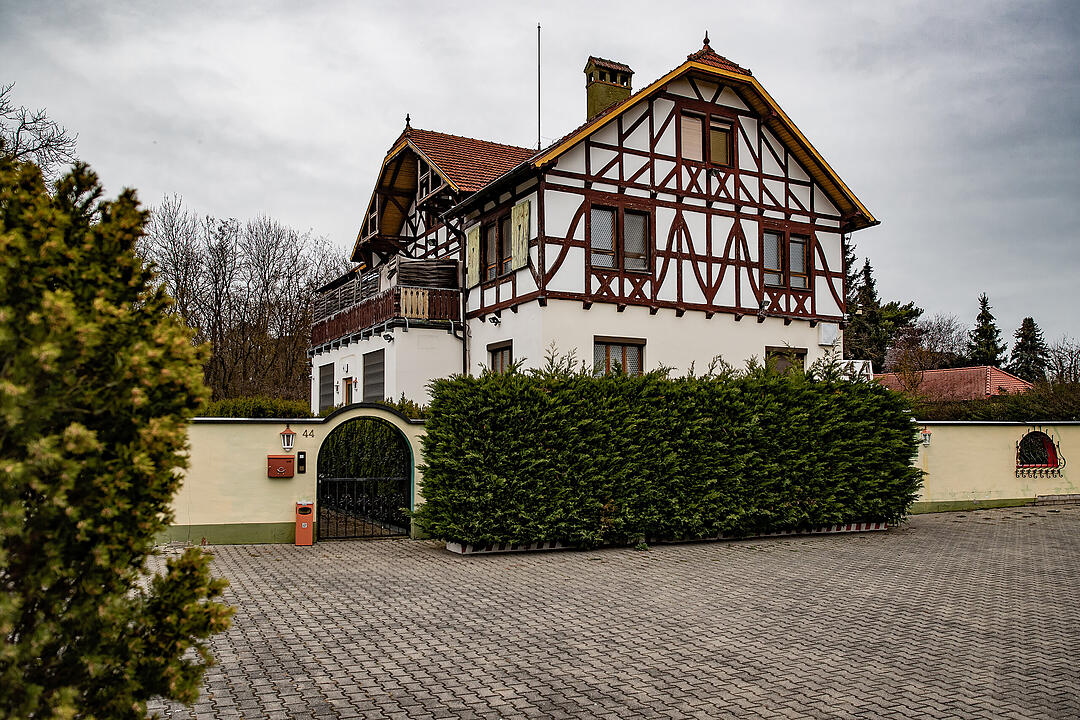 Geheimnisvolle Villa 44