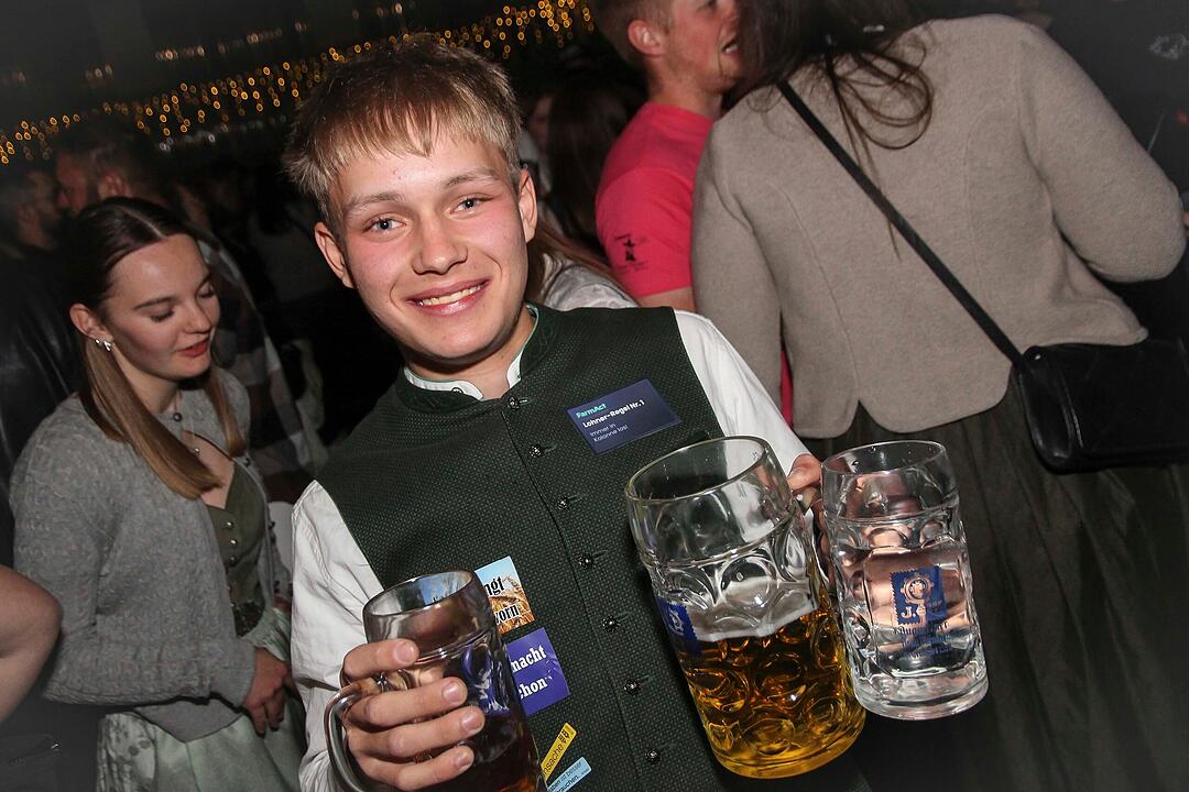 Gefeiert wurde mit der Kult-Partyrockband Radspitz!