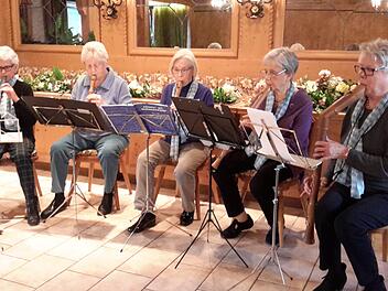 Die Flötengruppe "Andantino" gestaltete die adventliche Feier für die CSU-Senioren aus Bad Bad Brückenau.Rolf Pralle
