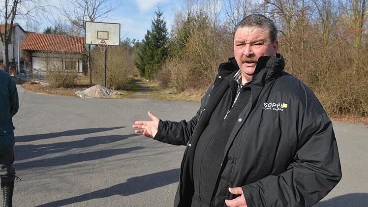 "Kramersfeld ist heute schon eingekastelt." Anwohner Helmut Förtsch. Foto: Ronald Rinklef