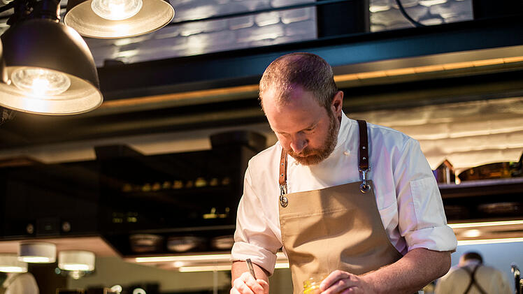 Nürnberger Restaurant erhält kurz nach Eröffnung zwei Michelin-Sterne - Koch erlebt Riesen-Überraschung