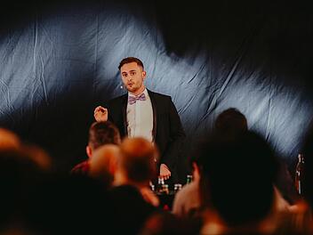 Der Trauredner Vadim Koslow sprach beim Speaker-Slam zum ersten Mal vor einer Jury und Medienvertretern. Seine Aufregung ließ er sich nicht anmerken. Foto: privat