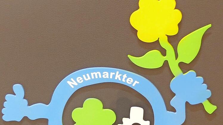 Der Fürther Künstler Patrick Preller hat den Preis für Neumarkt entworfen.