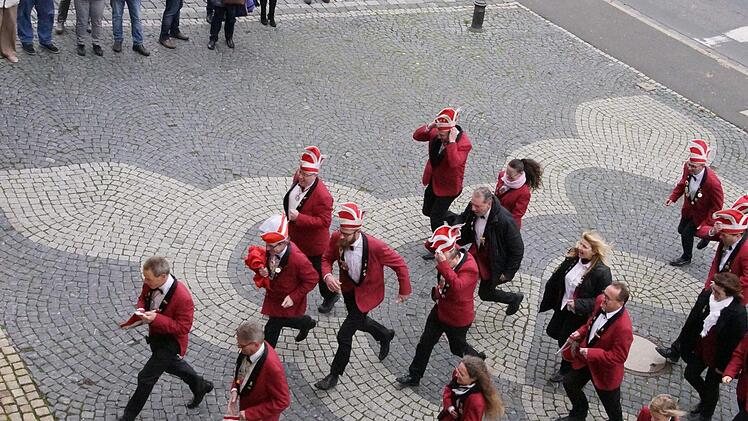 Mit Elan st&uuml;rmten die SKK-ler das Staffelsteiner Rathaus, um die Meinungshoheit zu erobern.