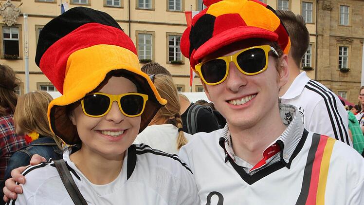Schwarz-Rot-Gold dominierte am Maxplatz. Foto: RiegerPress