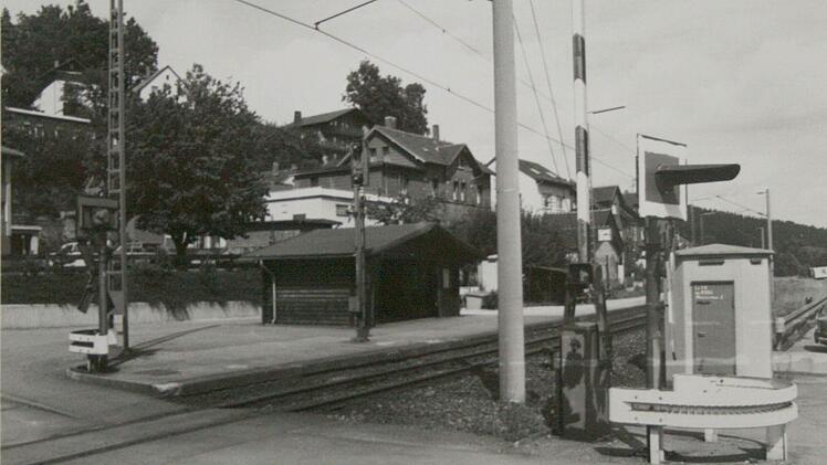 Blick auf den Bahnhof in Mönchröden in Richtung Neustadt. Foto: Archiv