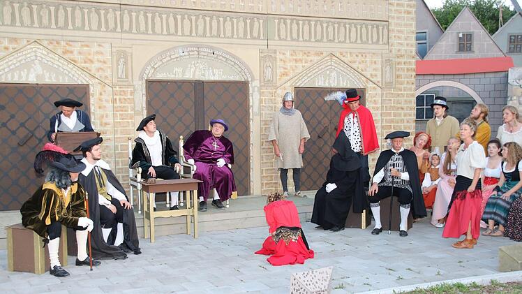 "Der Glöckner von Notre Dame" wurde im Schrimpf'schen Schloss aufgeführt. Foto: Dieter Britz