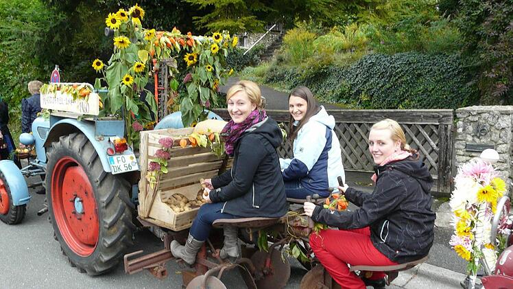 Beim Muggendorfer Erntedank- und Kürbisfest standen im Grunde nicht die Menschen, sondern die Früchte und das Gemüse im Mittelpunkt. Fotos: Pöhlmann