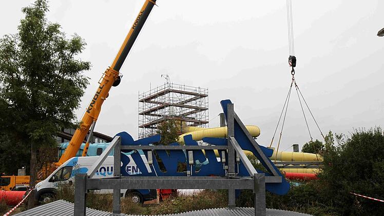 F&uuml;r die neue Rutsche wird der Turm um eine Etage aufgestockt. Foto: Richard S&auml;nger