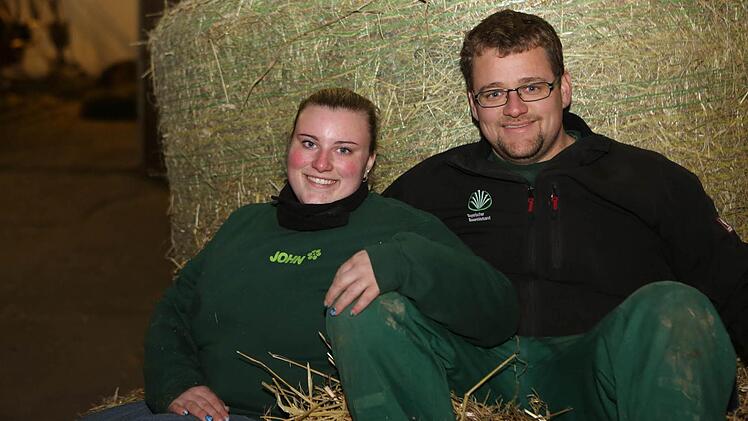 Lisa und Sebastian Leithner haben einen Bauernhof in Reuthlos (Landkreis Bamberg) übernommen, obwohl beide nicht aus der Landwirtschaft stammen. Foto: Barbara Herbst