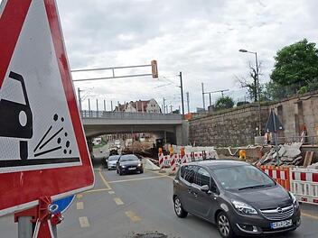 Die Martinsb&uuml;hler Stra&szlig;e in Erlangen soll nach den Herbstferien wieder frei befahrbar sein.  Foto: Christian Bauriedel