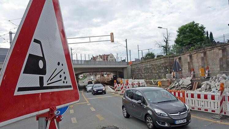 Die Martinsb&uuml;hler Stra&szlig;e in Erlangen soll nach den Herbstferien wieder frei befahrbar sein.  Foto: Christian Bauriedel