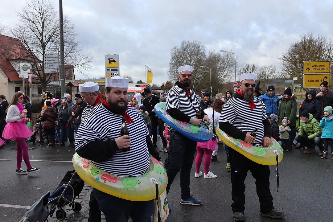 Die Hauptstrasse wurde zur Partymeile