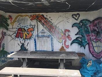 Was die einen mit viel Einsatz verschönern, machen andere wieder kaputt. Der Stadtsteinacher Skaterplatz wird künftig videoüberwacht.Archiv/Klaus Klaschka