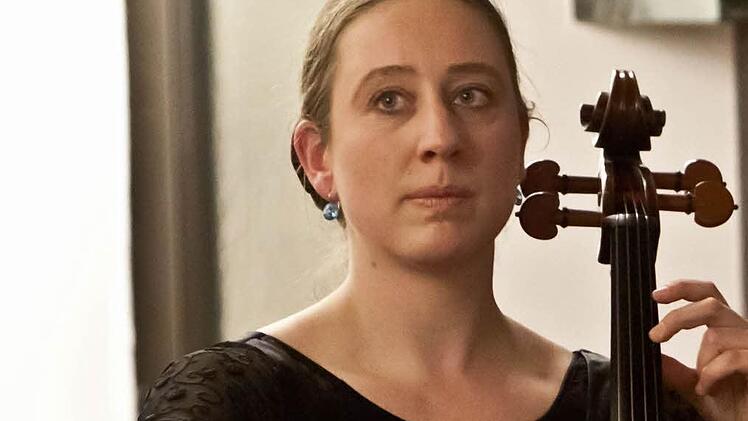 Das Collegium musicum Coburg beim Weihnachtskonzert in St. Marien. Am Solocello: Ulrike Gossel.Foto: Jochen Berger