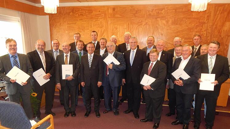 20 verdiente Kommunalpolitiker wurden geehrt. Foto: Mona Lisa Eigenfeld