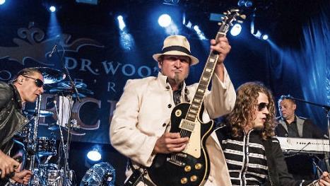 "Dr. Woo's Rock'n'Roll Circus" wird gleich zwei Abende hintereinander Bühnen in Ebern und Eyrichshof rocken. Ihre Manegen sind das Alt-stadtfest und - als Vorband von "Status Quo" - das Rösler-Open-Air.