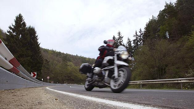 68-J&auml;hriger bei Motorradunfall im Kreis Forchheim schwer verletzt