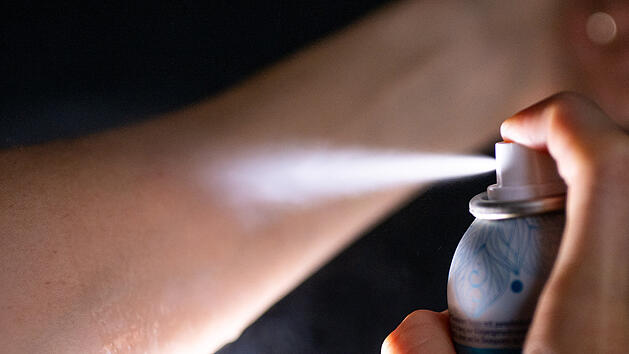 &Ouml;ko-Test pr&uuml;ft Deos ohne Aluminium: Zwei Deosprays fallen durch