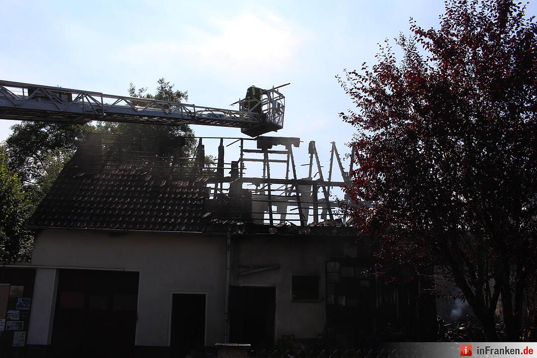 Garage in Burgthann brennt ab