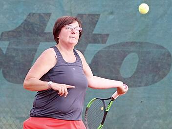 Eine solide Saison spielt Steffi Dorsch bei den Damen 40 in der Bezirksliga. Gegen Stadtsteinach steuerte sie einen Doppel-Punkt hinzu. Foto: red