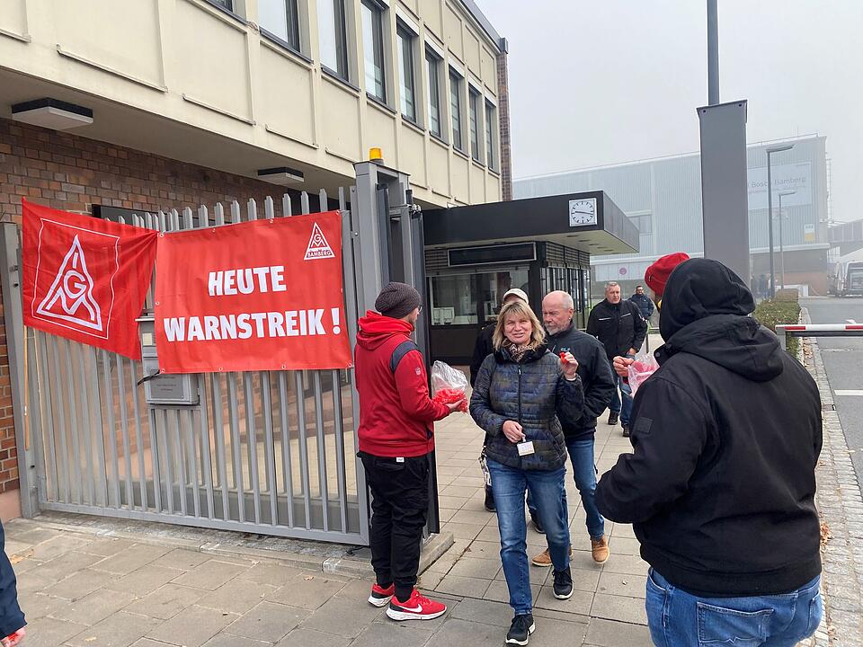 Bamberger Bosch-Belegschaft im Warnstreik - "heiße Woche" der IG Metall läuft