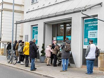 Bamberg: Corona-Tests wieder kostenlos: Ansturm auf Testzentrum