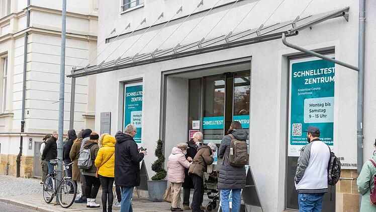 Bamberg: Corona-Tests wieder kostenlos: Ansturm auf Testzentrum