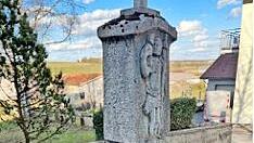 Das Christopherus-Kreuz am alten Friedhof.