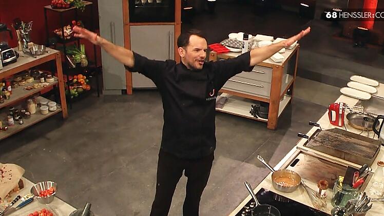 Insgesamt aber galt Steffen Hensslers Jubelgesang: "So seh'n Sieger aus, shalalalala!" Er gewann das Koch-Match 89:84.