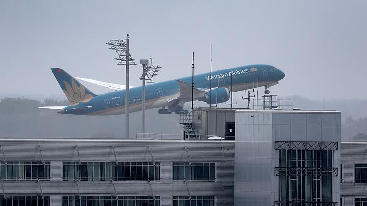 Nach Zwischenfall beim Start eines Flugzeugs von Vietnam Airlines