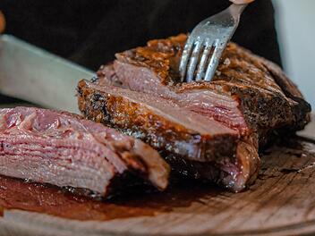 Täglich Fleisch essen - das sind die Auswirkungen auf den Körper