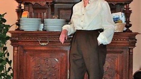 Klara Sauer feierte ihren 90. Geburtstag am 20. Februar 2010 in ihrer Heimatstadt Neustadt. Unser Bild zeigt sie an ihrem Ehrentag im Hotel am Markt. Foto: Dieter Seyfarth