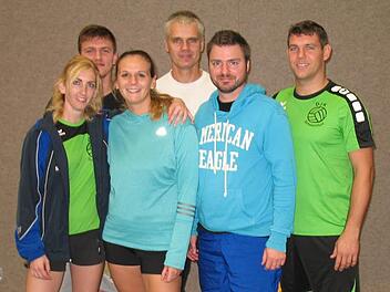 Revanche nahmen die "Ballhopser" von der DJK Schweinfurt gegen den TSV Grettstadt beim Volleyball-Turnier des TSV Oerlenbach. Unser Foto zeigt das erfolgreiche Team.  Foto: Stefan Geiger