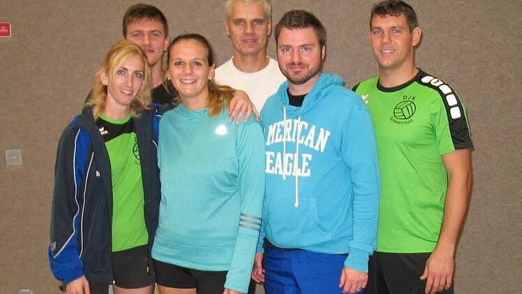 Revanche nahmen die "Ballhopser" von der DJK Schweinfurt gegen den TSV Grettstadt beim Volleyball-Turnier des TSV Oerlenbach. Unser Foto zeigt das erfolgreiche Team.  Foto: Stefan Geiger