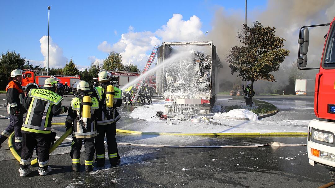 Schwabach: Lkw brannte auf A6