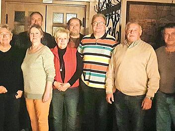 Der neue Vorstand des SPD-Ortsvereins mit (von links) Ewald Nüssel, Dietrich Beck, Hildegard Havenith, Heinrich Feulner, Angelika Munk, Marie-Luise Kollerer, Nikolaus Ott, Dieter Zeitler, Klaus Nüssel, Frank Nüssel, und Marco Nüssel.