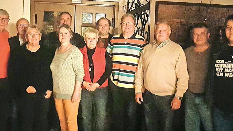 Der neue Vorstand des SPD-Ortsvereins mit (von links) Ewald Nüssel, Dietrich Beck, Hildegard Havenith, Heinrich Feulner, Angelika Munk, Marie-Luise Kollerer, Nikolaus Ott, Dieter Zeitler, Klaus Nüssel, Frank Nüssel, und Marco Nüssel.