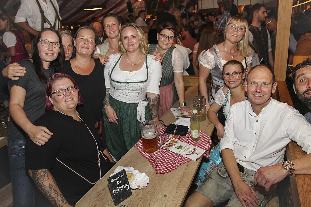 Es spielten die "Kasendorfer Musikanten" und "Die Wilderer".