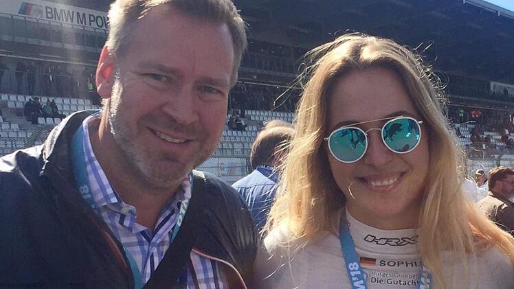 Tobias Döppelhan vermarktet auch Sophia Flörsch, die in der Formel 3 fährt.