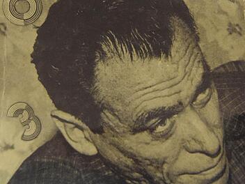 So sah Charles Bukowski in mittleren Jahren aus. Sein Porträt zierte bezeichnenderweise ein Literaturmagazin mit dem Titel "Der Außenseiter". Fotos: Rudolf Görtler