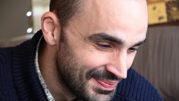 Erkan Martin ist seit Kindertagen gut mit Roberto Hilbert befreundet. Nach Stationen im Spielkreis Erlangen/Pegnitzgrund sowie in der zweiten türkischen Liga läuft er heute ab und zu für den SC Oberreichenbach aus der Kreisklasse 1 ER/PEG auf.
