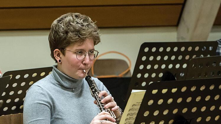 Proben-Impressionen mit dem Orchester der Gesellschaft der Musikfreunde NeustadtFoto: Jochen Berger