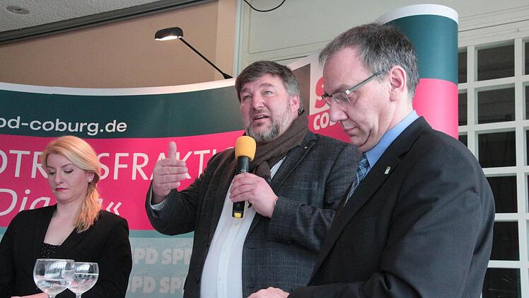 Klaus Stieringer (Mitte), Vorsitzender der SPD-Stadtratsfraktion in Bamberg, zeigte auf, wie sich die Probleme der Städte gleichen.