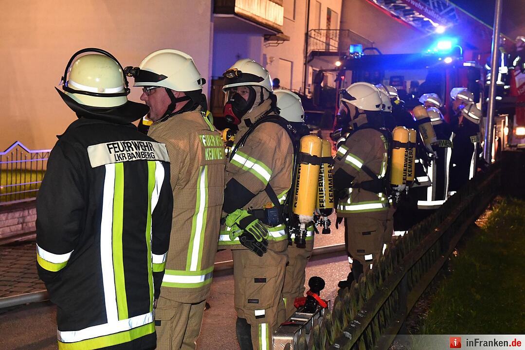Feuer in Mehrfamilienhaus in Hallstadt im Landkreis Bamberg